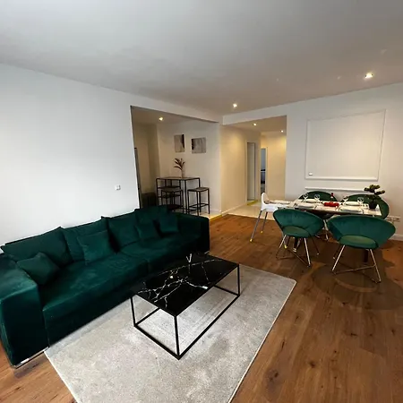 105 Quadratmeter Apartment, Parkplatz, Kinderfreundlich, 6 Personen, Wifi, Vollausgestattete Kueche, Crimmitschau Esterno foto