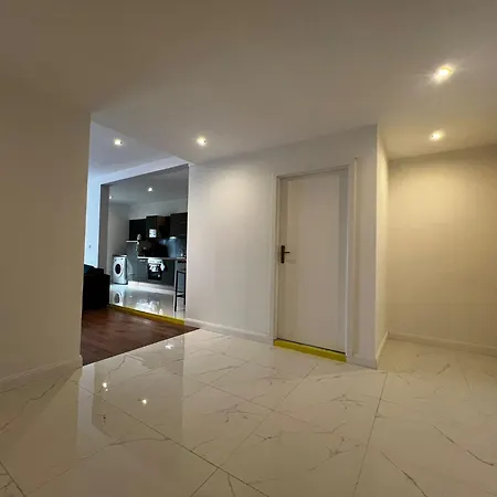105 Quadratmeter Apartment, Parkplatz, Kinderfreundlich, 6 Personen, Wifi, Vollausgestattete Kueche, Crimmitschau Esterno foto