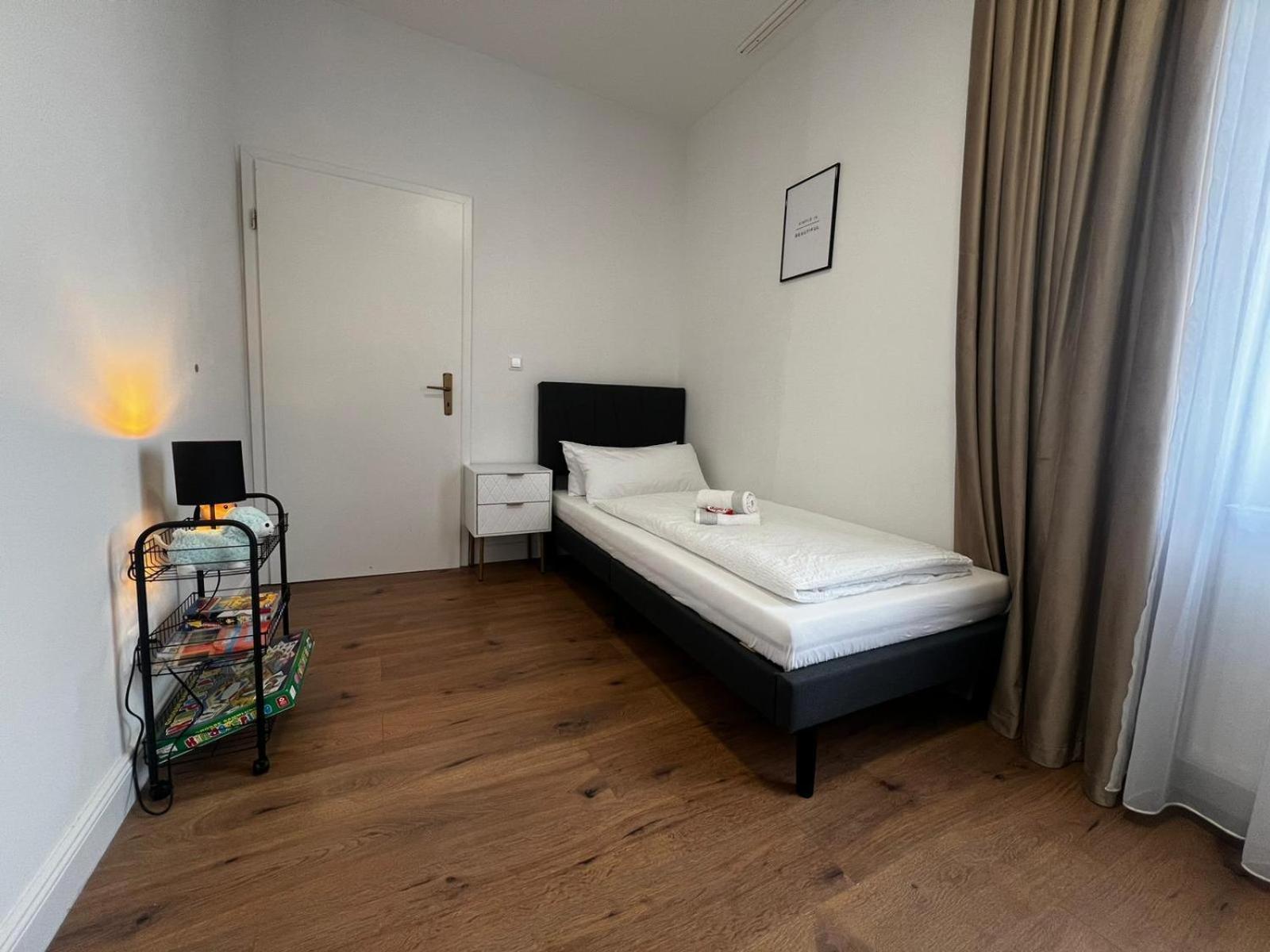 105 Quadratmeter Apartment, Parkplatz, Kinderfreundlich, 6 Personen, Wifi, Vollausgestattete Kueche, Apartment *